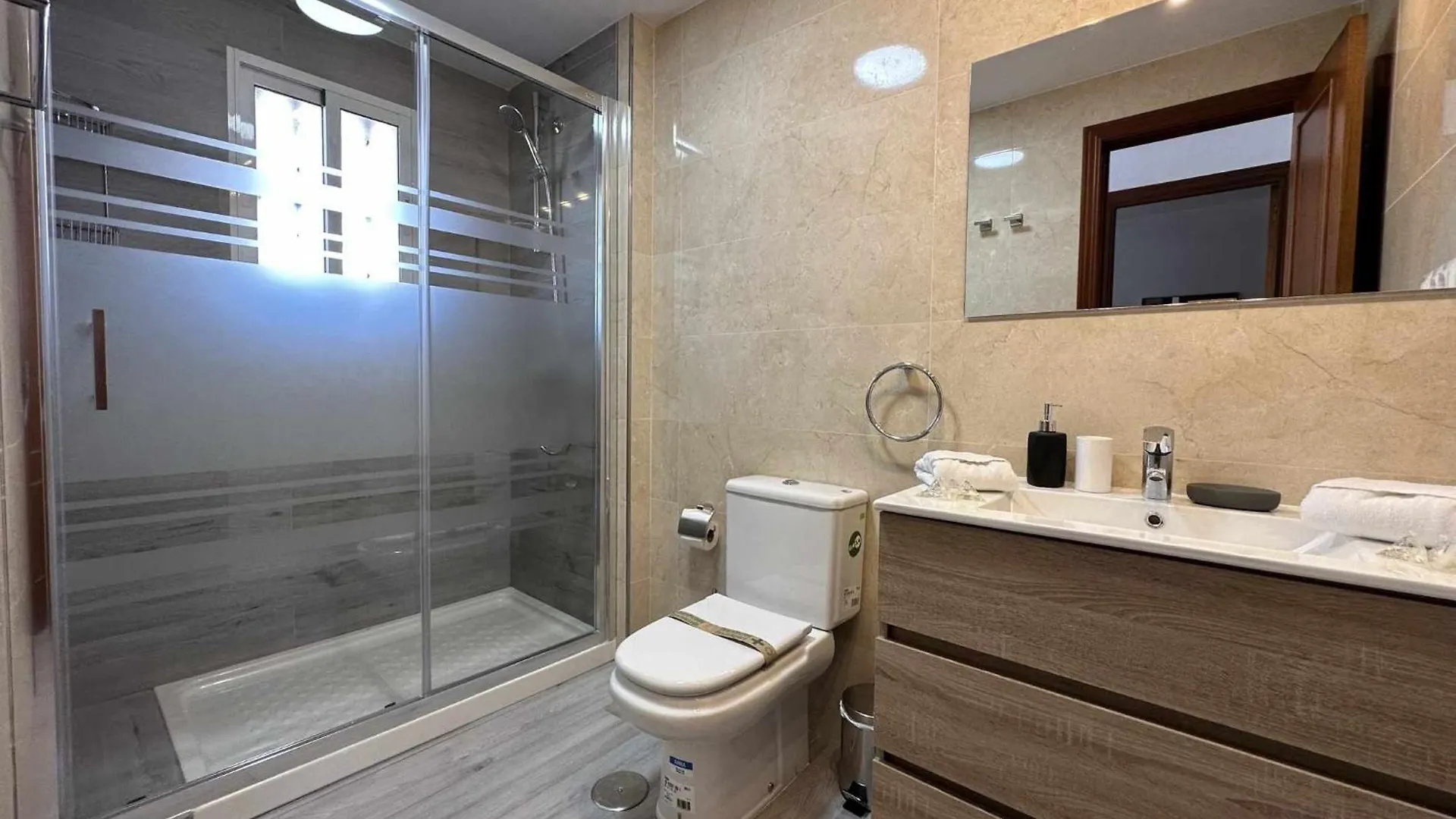 Apartamento La Carihuela A 2 Minutos De La Playa Torremolinos